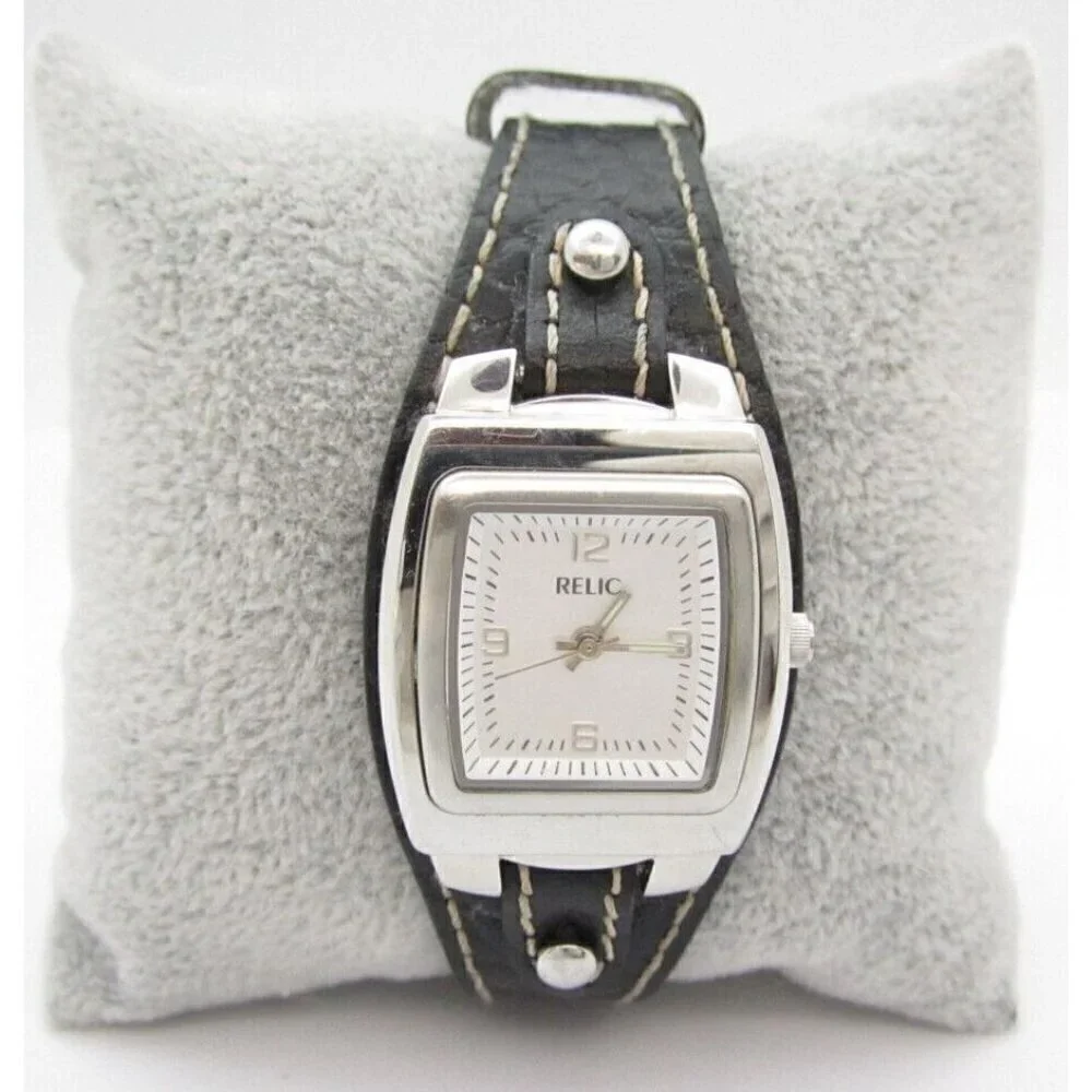 Women Relic Quartz WR Analog 25mm Dial Round Watch (G738) 
